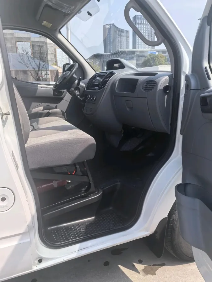 2020 MAXUS XinTu V80 2.5T 136HP L4 6MT,autocango,china used car exporter,china ev exporter,chinese used car exporter,chinese used ev exporter