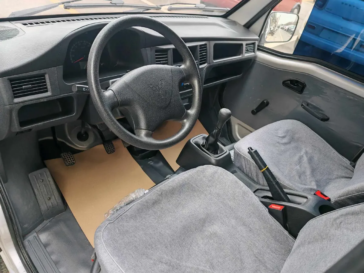 2023 WuLing ZhiGuang 1.5L 102HP L4 5MT,autocango,china used car exporter,china ev exporter,chinese used car exporter,chinese used ev exporter