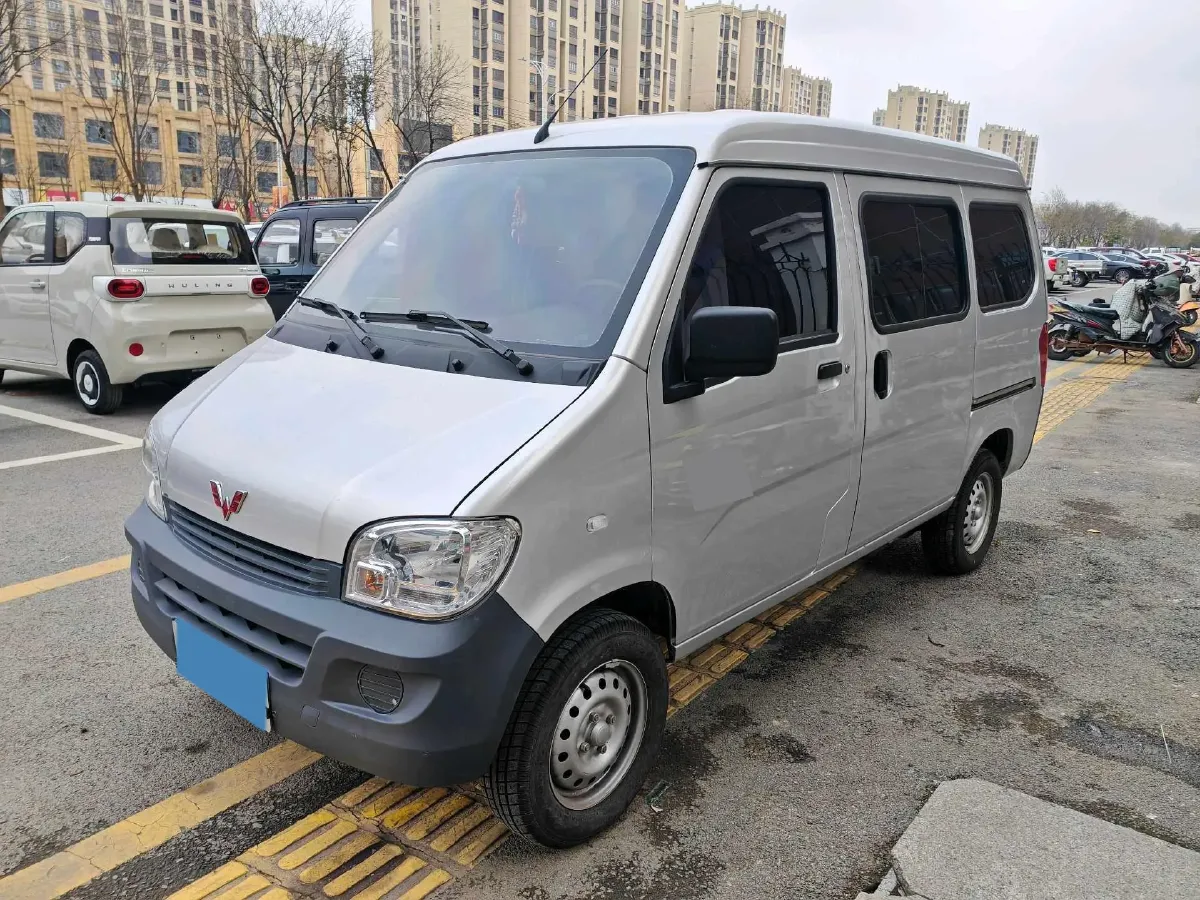 2023 WuLing ZhiGuang 1.5L 102HP L4 5MT,autocango,china used car exporter,china ev exporter,chinese used car exporter,chinese used ev exporter