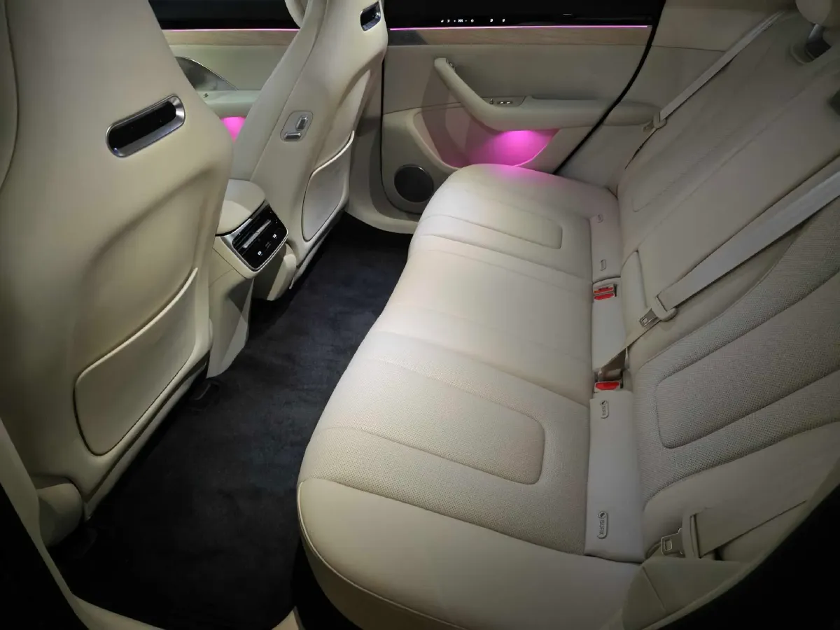 2025 Luxeed R7 REEV 156HP REEV 37KWH,autocango,china used car exporter,china ev exporter,chinese used car exporter,chinese used ev exporter