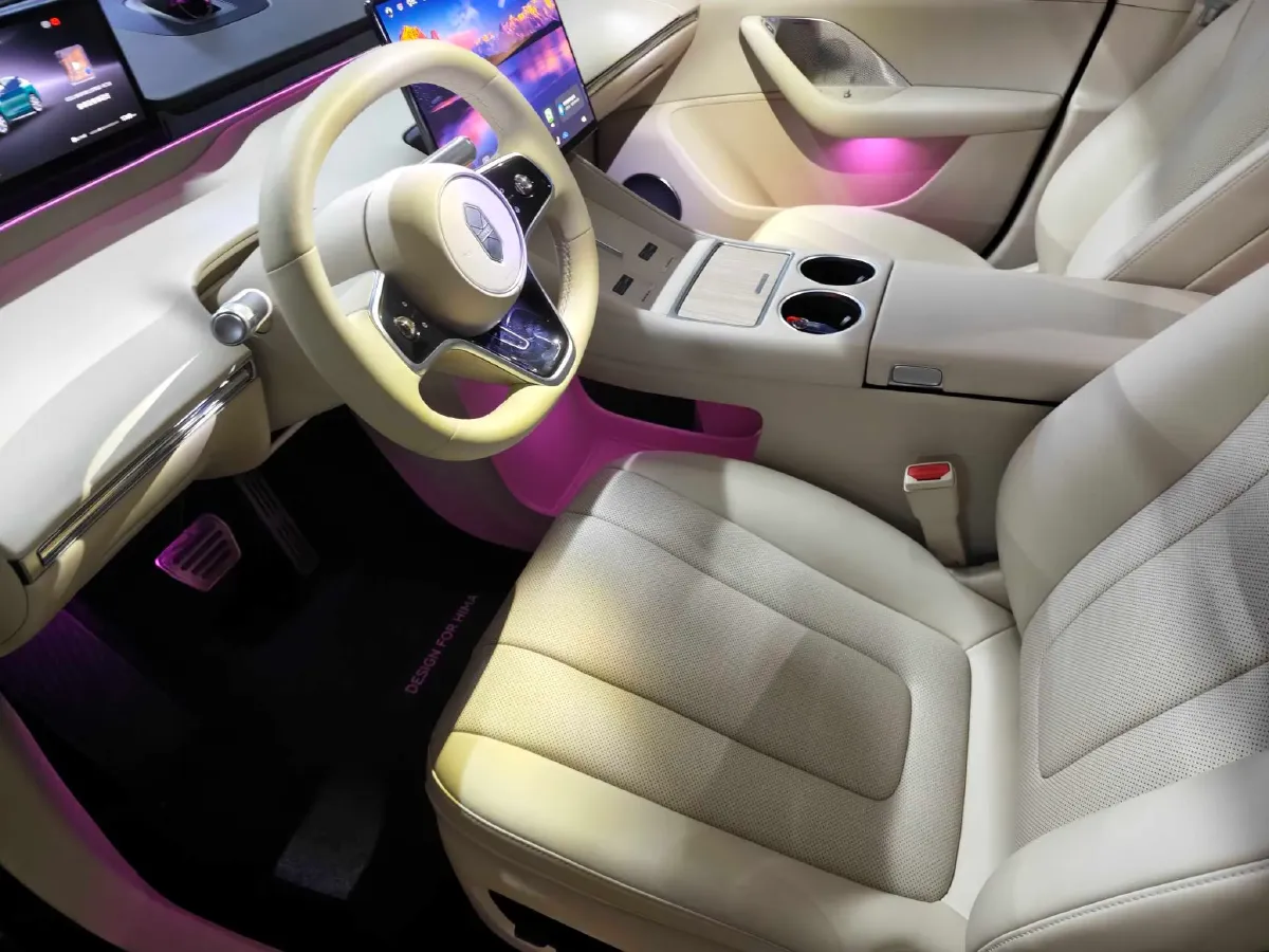 2025 Luxeed R7 REEV 156HP REEV 37KWH,autocango,china used car exporter,china ev exporter,chinese used car exporter,chinese used ev exporter