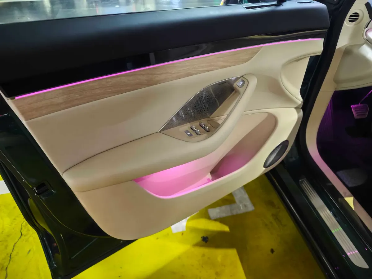 2025 Luxeed R7 REEV 156HP REEV 37KWH,autocango,china used car exporter,china ev exporter,chinese used car exporter,chinese used ev exporter