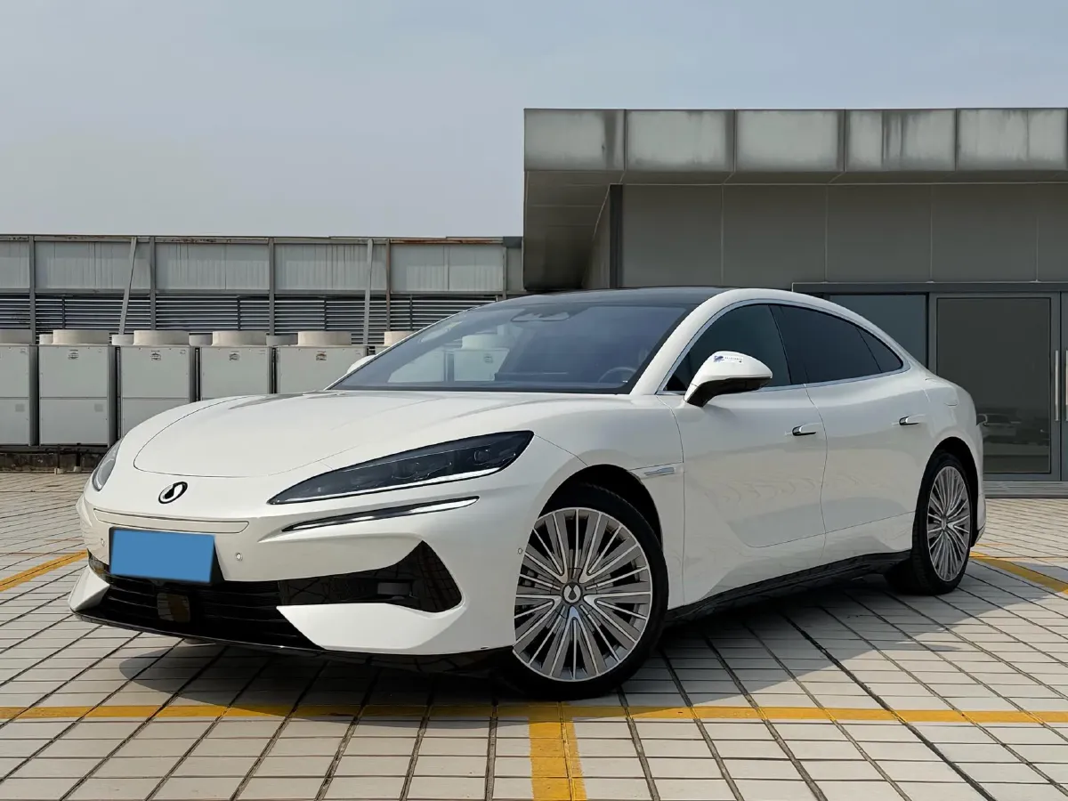 2024 Denza DenzaZ9 2.0T 207HP L4 E-CVT PHEV 38.5KWH,autocango,china used car exporter,china ev exporter,chinese used car exporter,chinese used ev exporter