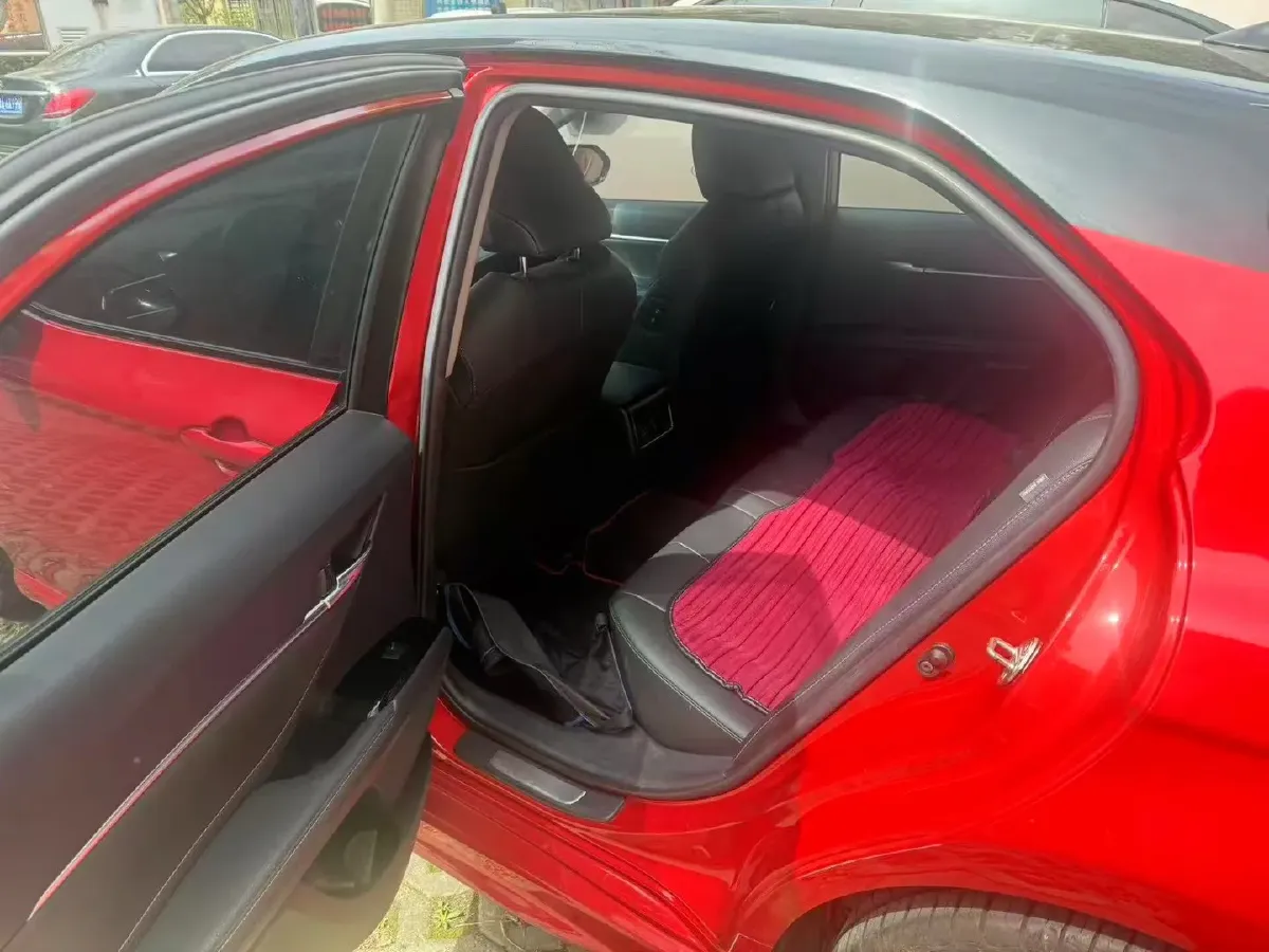 2021 Toyota Camry 2.5L 209HP L4 8AT,autocango,china used car exporter,china ev exporter,chinese used car exporter,chinese used ev exporter