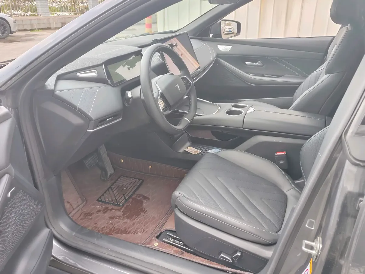 2025 ChangAn CS75 Plus 2.0T 233HP L4 8AT,autocango,china used car exporter,china ev exporter,chinese used car exporter,chinese used ev exporter