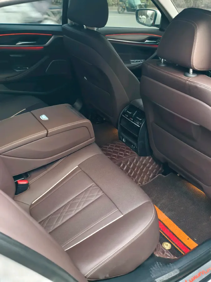 2022 BMW 5 Series 2.0T 252HP L4 8AT,autocango,china used car exporter,china ev exporter,chinese used car exporter,chinese used ev exporter