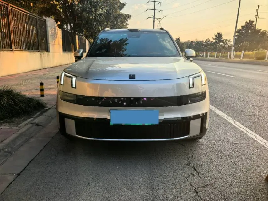 2025 LYNK&CO 900 1.5T 190HP L4 3DHT PHEV 43.3KWH,autocango,china used car exporter,china ev exporter,chinese used car exporter,chinese used ev exporter