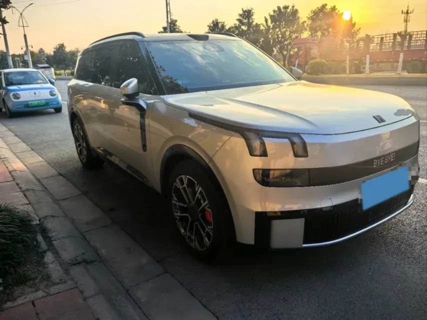 2025 LYNK&CO 900 1.5T 190HP L4 3DHT PHEV 43.3KWH,autocango,china used car exporter,china ev exporter,chinese used car exporter,chinese used ev exporter