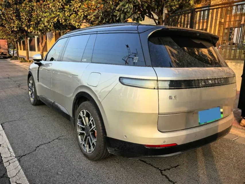 2025 LYNK&CO 900 1.5T 190HP L4 3DHT PHEV 43.3KWH,autocango,china used car exporter,china ev exporter,chinese used car exporter,chinese used ev exporter