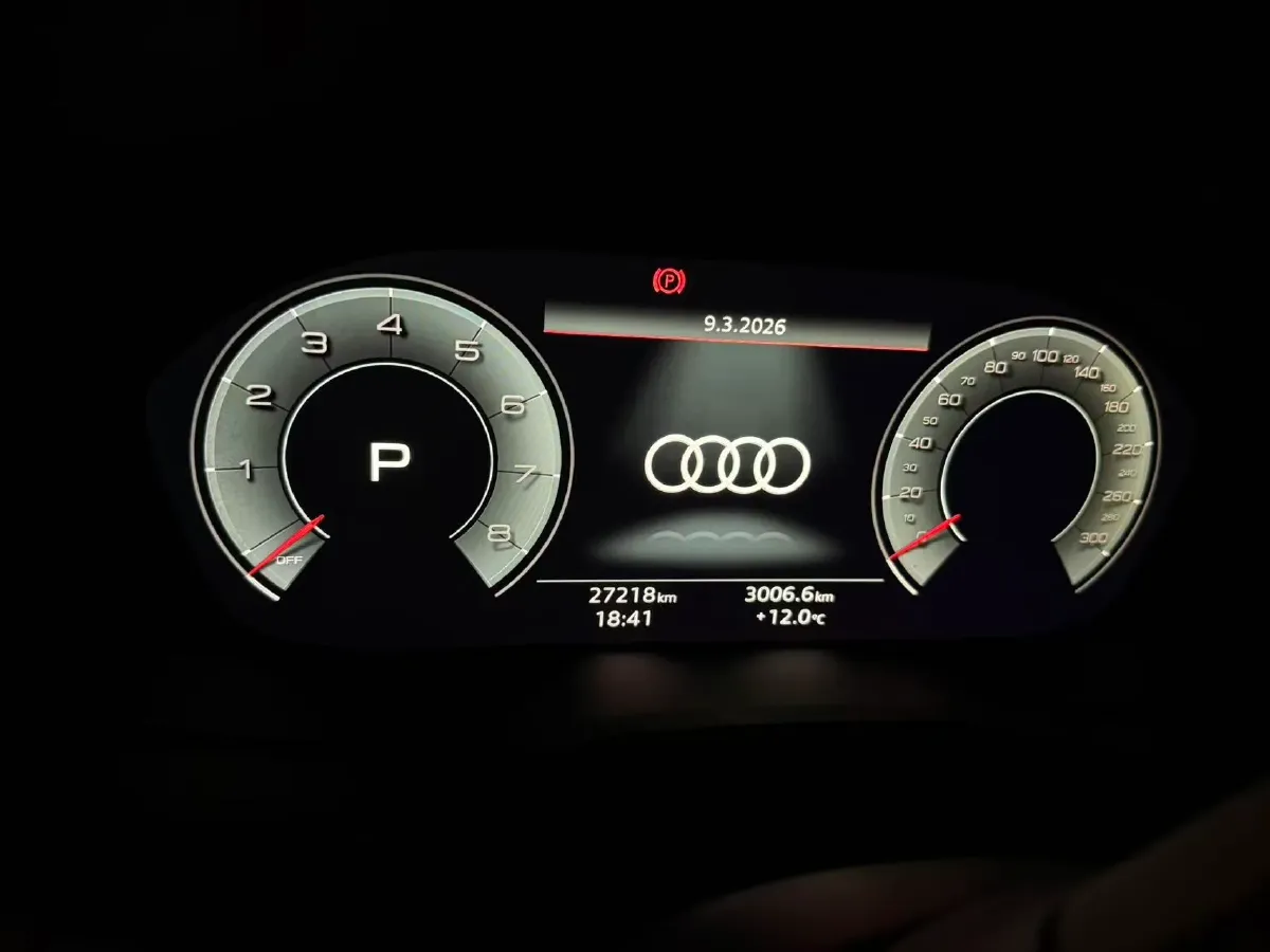 2022 Audi A4L 2.0T 190HP L4 7DCT,autocango,china used car exporter,china ev exporter,chinese used car exporter,chinese used ev exporter