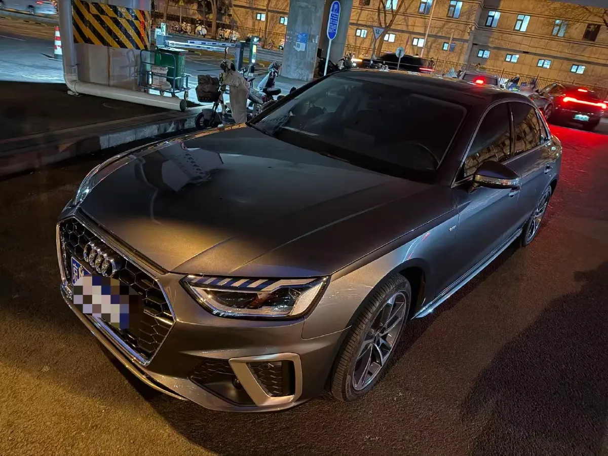 2022 Audi A4L 2.0T 190HP L4 7DCT,autocango,china used car exporter,china ev exporter,chinese used car exporter,chinese used ev exporter