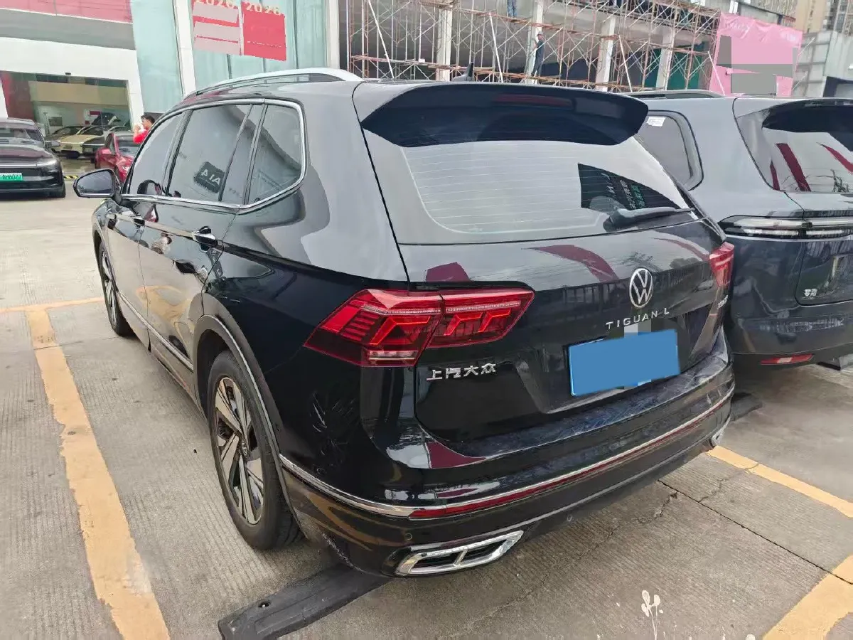 2023 Volkswagen Tiguan L 2.0T 186HP L4 7DCT,autocango,china used car exporter,china ev exporter,chinese used car exporter,chinese used ev exporter