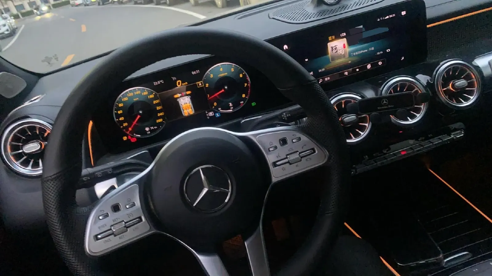 2021 Mercedes-Benz GLB Class 1.3T 163HP L4 7DCT,autocango,china used car exporter,china ev exporter,chinese used car exporter,chinese used ev exporter