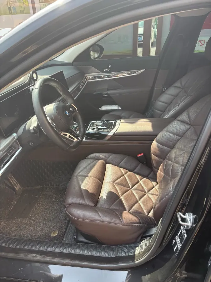 2023 BMW 7 Series 3.0T 381HP L6 8AT,autocango,china used car exporter,china ev exporter,chinese used car exporter,chinese used ev exporter