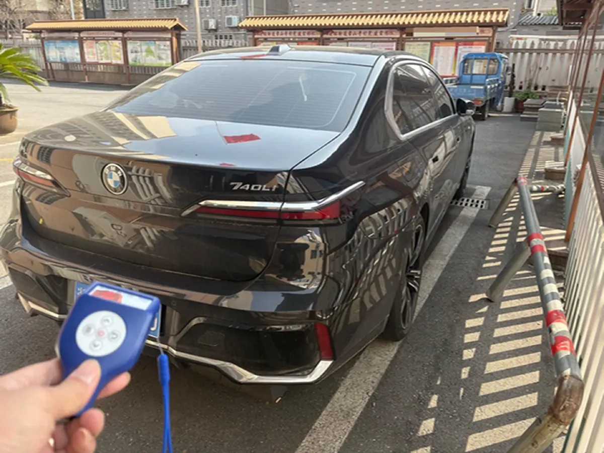 2023 BMW 7 Series 3.0T 381HP L6 8AT,autocango,china used car exporter,china ev exporter,chinese used car exporter,chinese used ev exporter