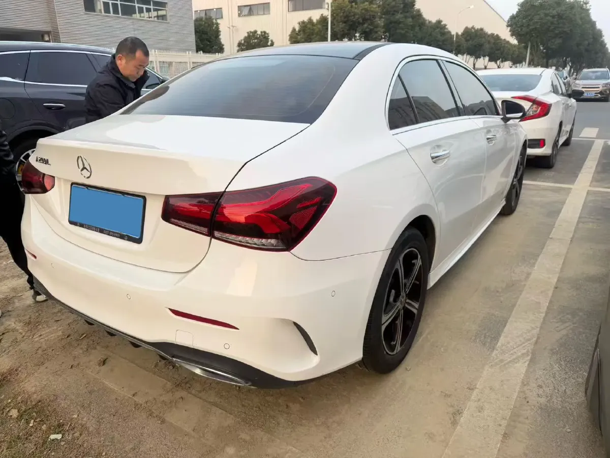 2022 Mercedes-Benz A Class 1.3T 163HP L4 7DCT,autocango,china used car exporter,china ev exporter,chinese used car exporter,chinese used ev exporter