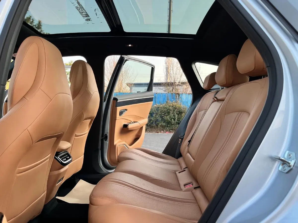 2025 Geely Galaxy L7 1.5L 112HP L4 1DHT PHEV 18.4KWH,autocango,china used car exporter,china ev exporter,chinese used car exporter,chinese used ev exporter