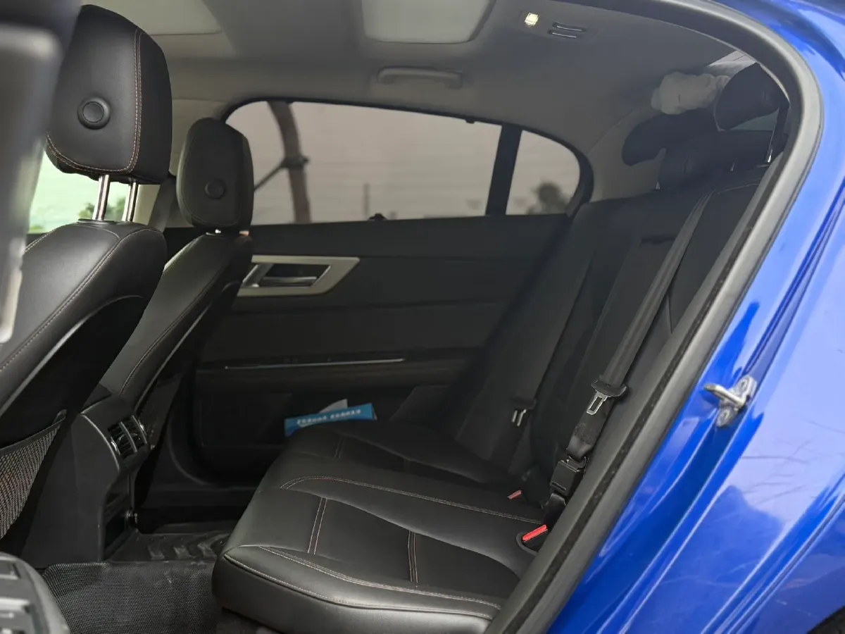 2019 Land Rover Discovery Sport 2.0T 200HP L4 9AT,autocango,china used car exporter,china ev exporter,chinese used car exporter,chinese used ev exporter