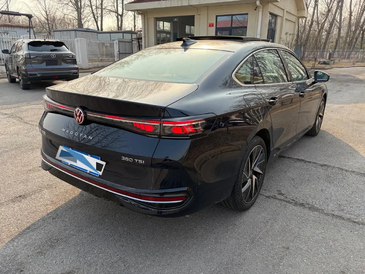 2024 Volkswagen Magotan 2.0T 220HP L4 7DCT,autocango,china used car exporter,china ev exporter,chinese used car exporter,chinese used ev exporter