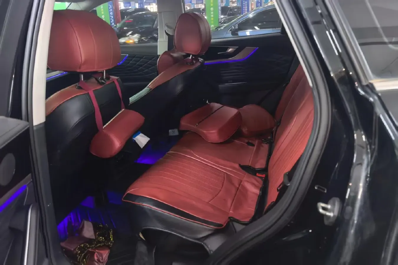 2022 HongQi HS5 2.0T 224HP L4 6AT,autocango,china used car exporter,china ev exporter,chinese used car exporter,chinese used ev exporter