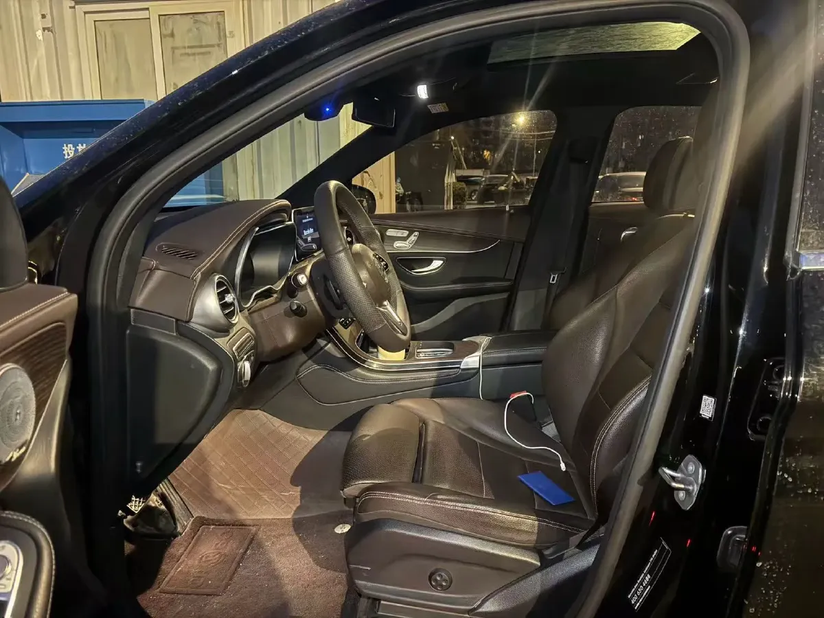 2021 Mercedes-Benz GLC Class 2.0T 197HP L4 9AT,autocango,china used car exporter,china ev exporter,chinese used car exporter,chinese used ev exporter