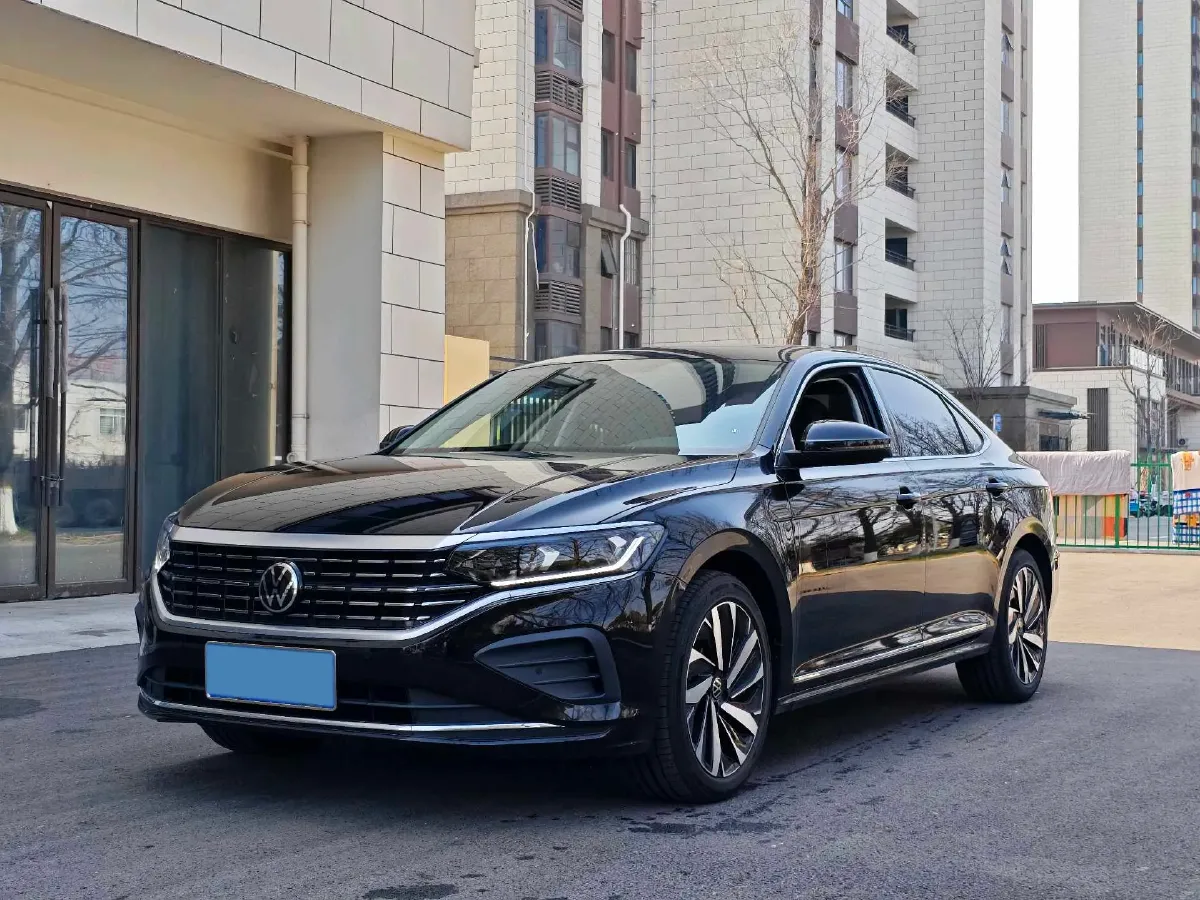 2025 Volkswagen Passat 2.0T 220HP L4 7DCT,autocango,china used car exporter,china ev exporter,chinese used car exporter,chinese used ev exporter