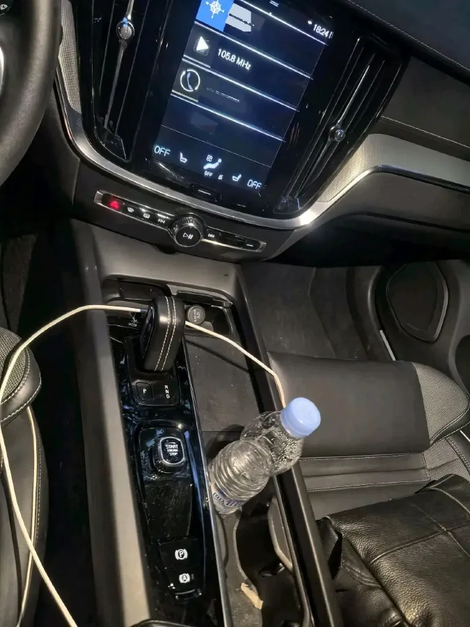 2022 Volvo S60 2.0T 250HP L4 8AT,autocango,china used car exporter,china ev exporter,chinese used car exporter,chinese used ev exporter