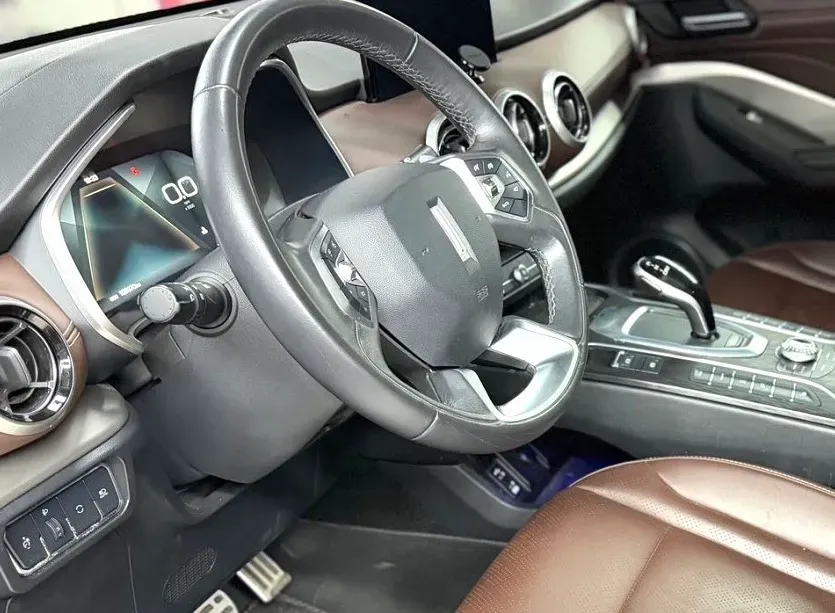 2018 WEY VV6 2.0T 197HP L4 7DCT,autocango,china used car exporter,china ev exporter,chinese used car exporter,chinese used ev exporter