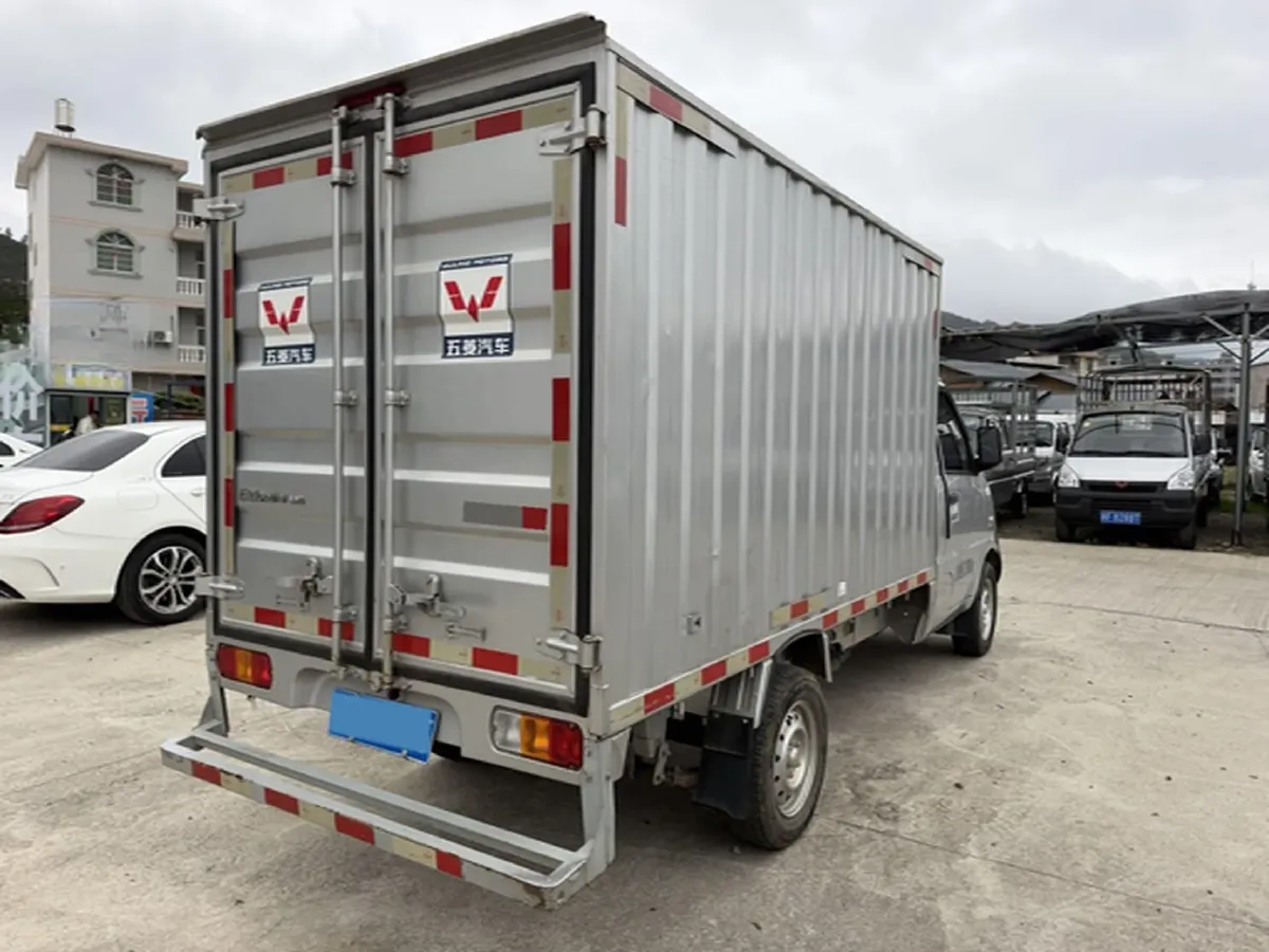2022 WuLing RongGuang Mini Truck 1.5L 99HP L4 5MT,autocango,china used car exporter,china ev exporter,chinese used car exporter,chinese used ev exporter