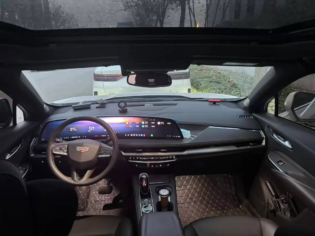 2025 Cadillac XT5 2.0T 237HP L4 9AT,autocango,china used car exporter,china ev exporter,chinese used car exporter,chinese used ev exporter