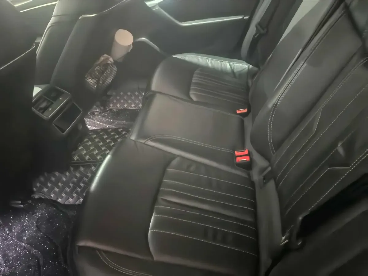 2023 Audi A6L 2.0T 245HP L4 7DCT,autocango,china used car exporter,china ev exporter,chinese used car exporter,chinese used ev exporter