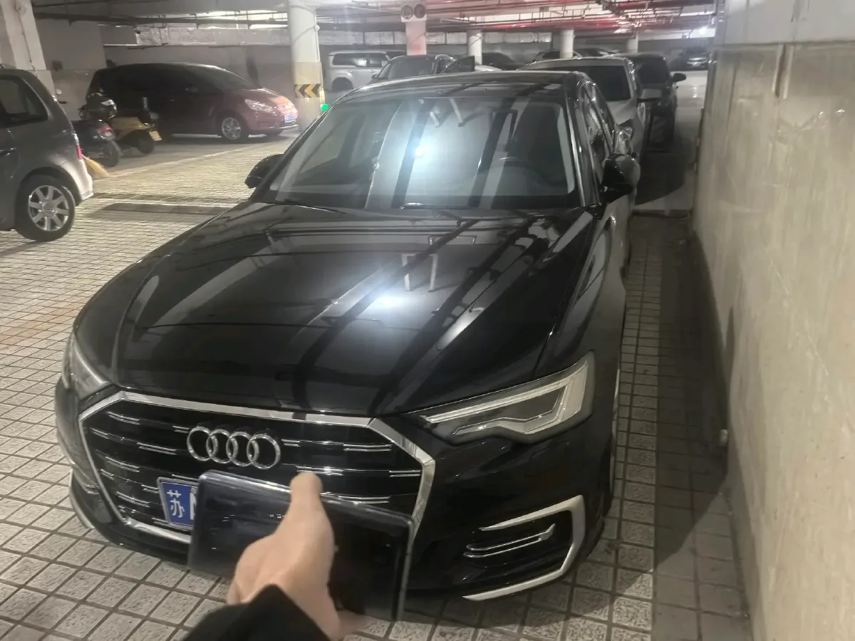 2023 Audi A6L 2.0T 245HP L4 7DCT,autocango,china used car exporter,china ev exporter,chinese used car exporter,chinese used ev exporter