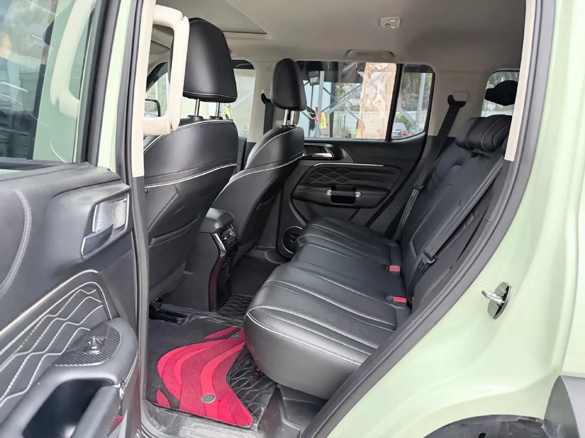 2021 Tank 300 2.0T 227HP L4 8AT,autocango,china used car exporter,china ev exporter,chinese used car exporter,chinese used ev exporter