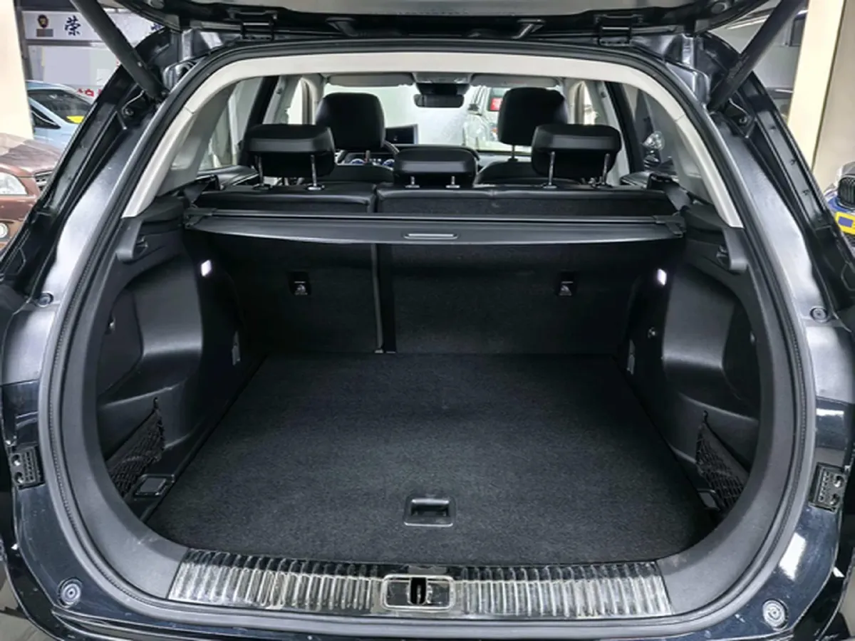 2022 HongQi HS5 2.0T 224HP L4 6AT,autocango,china used car exporter,china ev exporter,chinese used car exporter,chinese used ev exporter