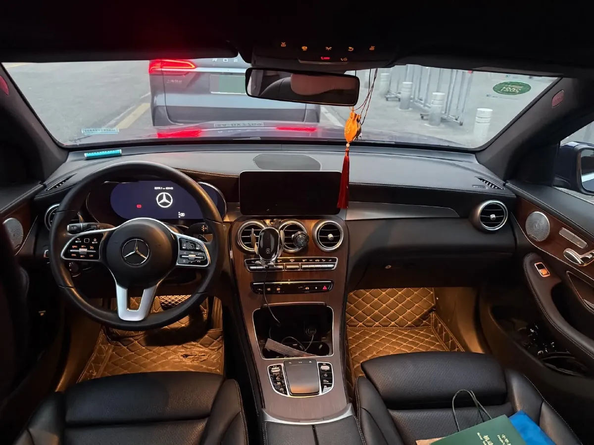 2021 Mercedes-Benz GLC Class 2.0T 258HP L4 9AT,autocango,china used car exporter,china ev exporter,chinese used car exporter,chinese used ev exporter