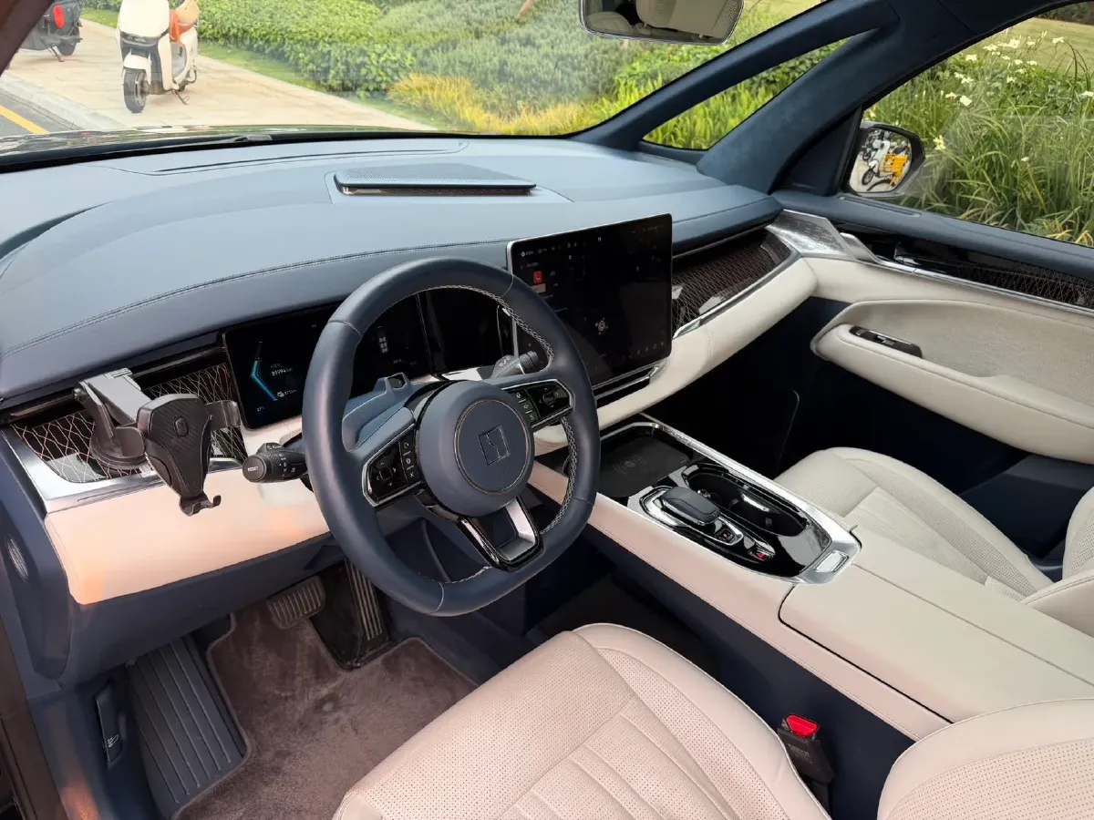 2022 Zeekr 009 BEV 116KWH,autocango,china used car exporter,china ev exporter,chinese used car exporter,chinese used ev exporter