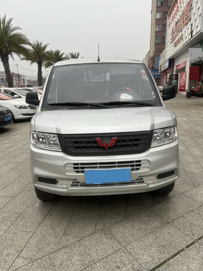 2021 NLM Motor QiTeng M70 1.5L 122HP L4 5MT,autocango,china used car exporter,china ev exporter,chinese used car exporter,chinese used ev exporter