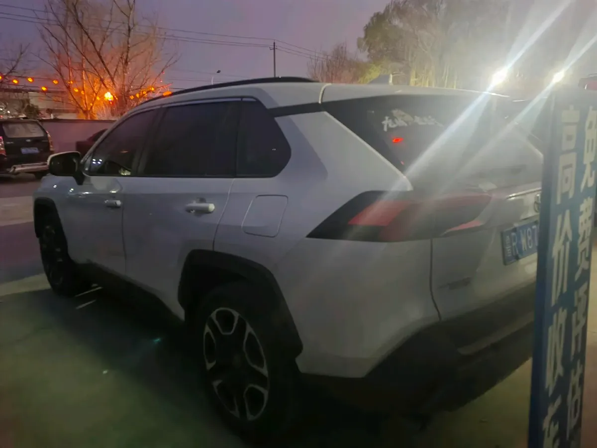 2022 Toyota RAV4 2.0L 171HP L4 CVT,autocango,china used car exporter,china ev exporter,chinese used car exporter,chinese used ev exporter