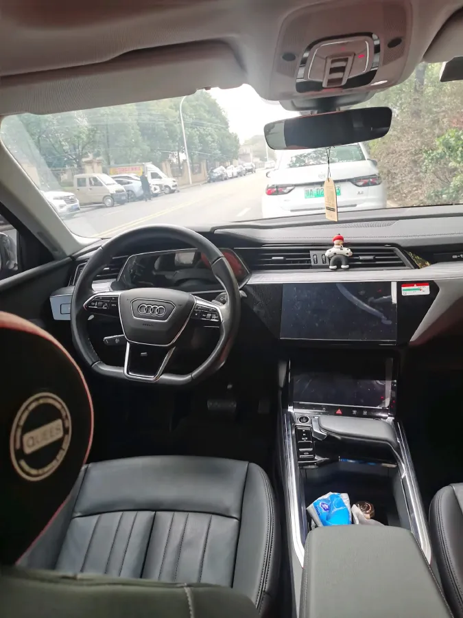2021 Audi e-tron 2AT BEV 95KWH,autocango,china used car exporter,china ev exporter,chinese used car exporter,chinese used ev exporter