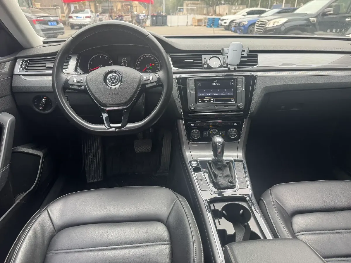 2017 Volkswagen Passat 1.8T 180HP L4 7DCT,autocango,china used car exporter,china ev exporter,chinese used car exporter,chinese used ev exporter