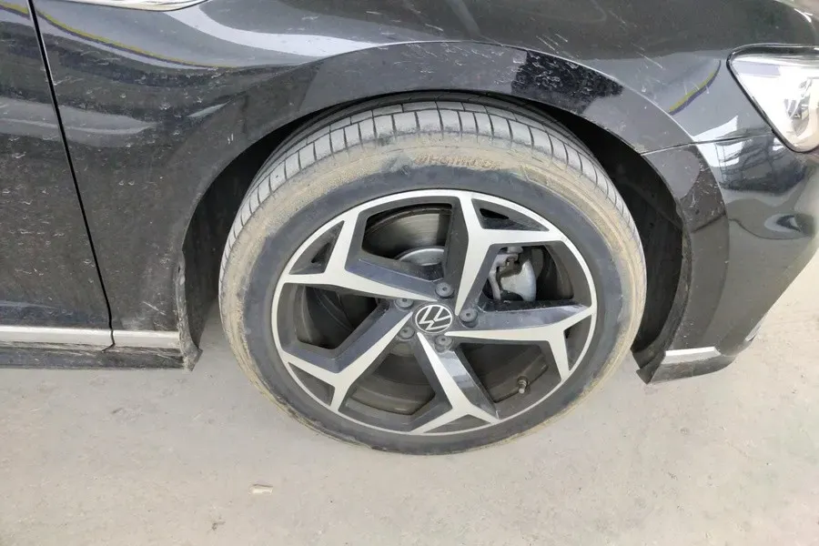 2023 Volkswagen Magotan 2.0T 186HP L4 7DCT,autocango,china used car exporter,china ev exporter,chinese used car exporter,chinese used ev exporter