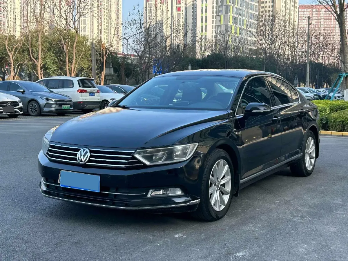 2018 Volkswagen Magotan 1.8T 180HP L4 7DCT,autocango,china used car exporter,china ev exporter,chinese used car exporter,chinese used ev exporter