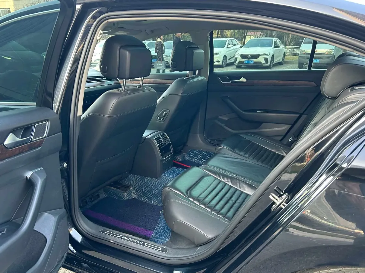 2018 Volkswagen Magotan 1.8T 180HP L4 7DCT,autocango,china used car exporter,china ev exporter,chinese used car exporter,chinese used ev exporter