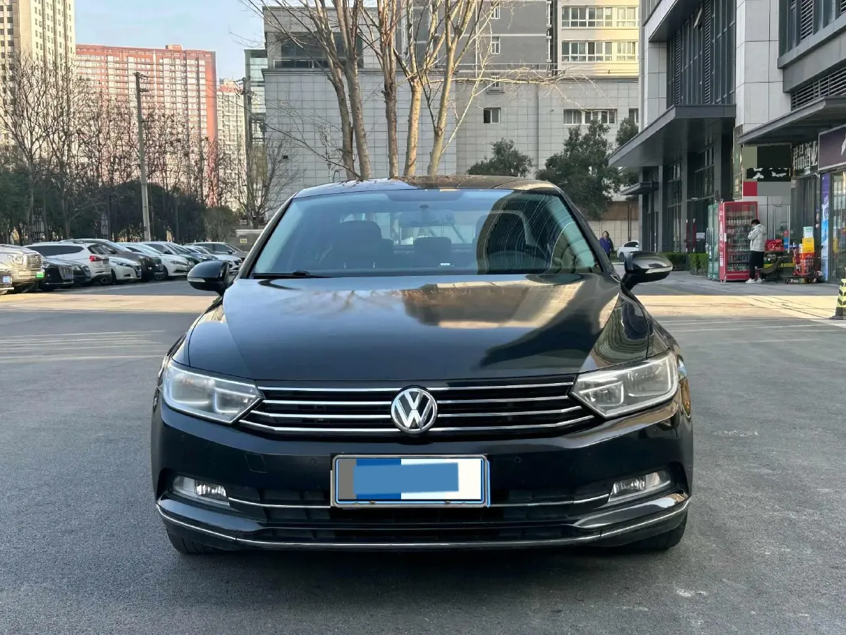 2018 Volkswagen Magotan 1.8T 180HP L4 7DCT,autocango,china used car exporter,china ev exporter,chinese used car exporter,chinese used ev exporter