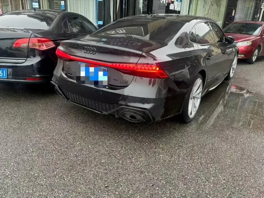 2024 Audi A7L 2.0T 245HP L4 7DCT,autocango,china used car exporter,china ev exporter,chinese used car exporter,chinese used ev exporter