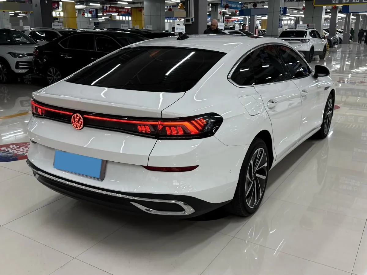 2022 Skoda Superb 2.0T 186HP L4 7DCT,autocango,china used car exporter,china ev exporter,chinese used car exporter,chinese used ev exporter