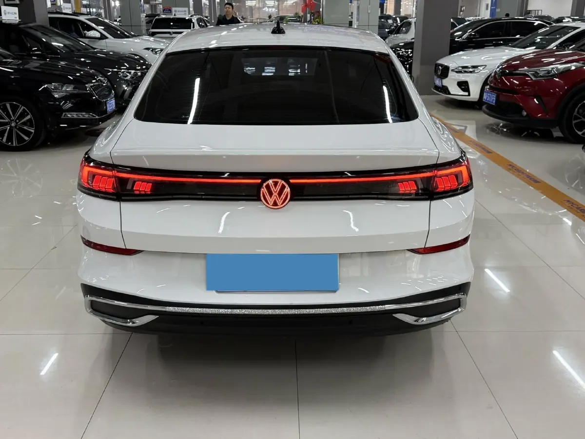 2022 Skoda Superb 2.0T 186HP L4 7DCT,autocango,china used car exporter,china ev exporter,chinese used car exporter,chinese used ev exporter