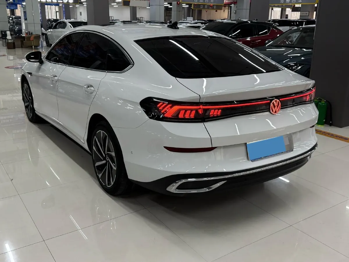 2022 Skoda Superb 2.0T 186HP L4 7DCT,autocango,china used car exporter,china ev exporter,chinese used car exporter,chinese used ev exporter