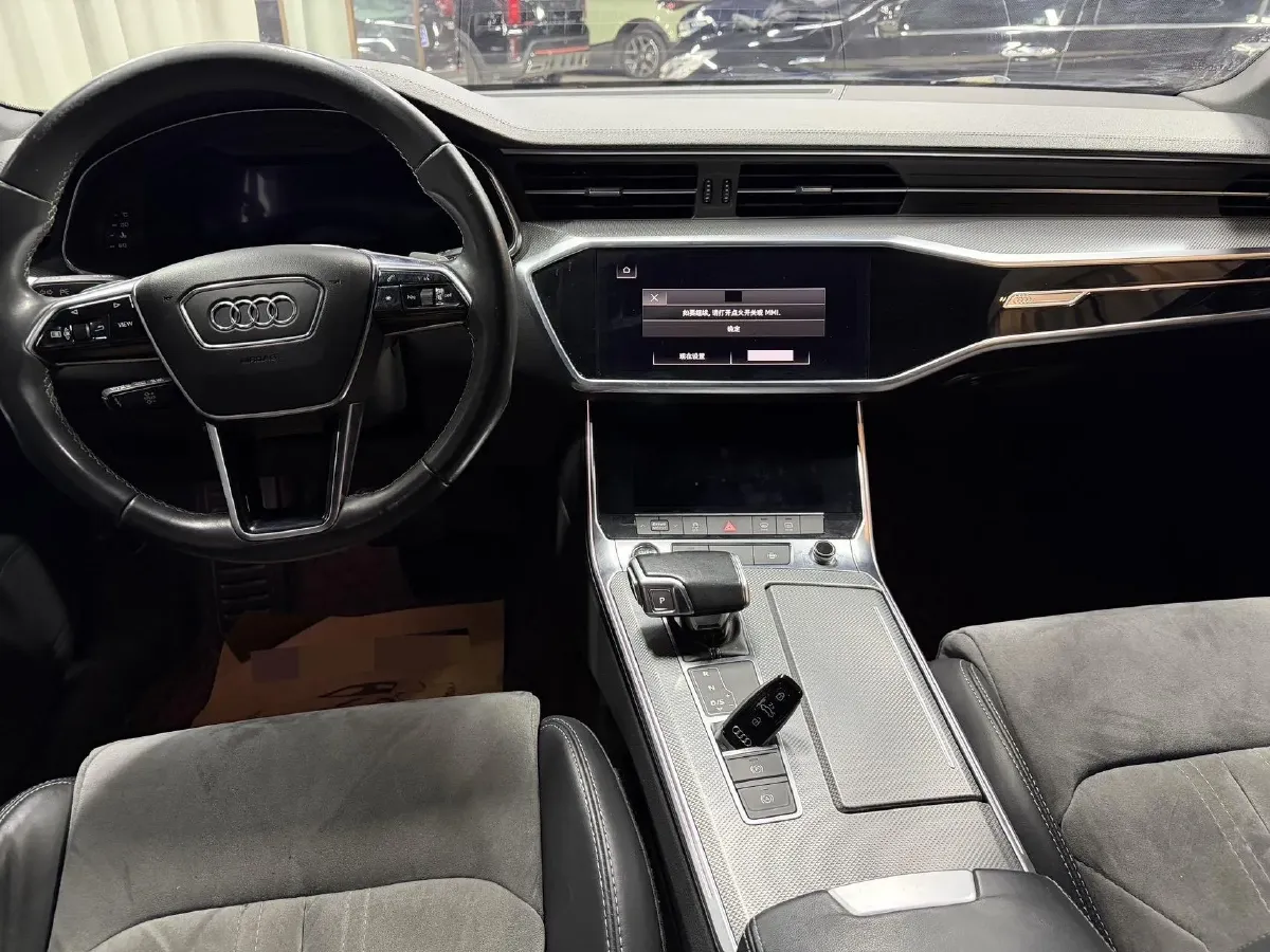 2021 Audi A6L 2.0T 190HP L4 7DCT,autocango,china used car exporter,china ev exporter,chinese used car exporter,chinese used ev exporter
