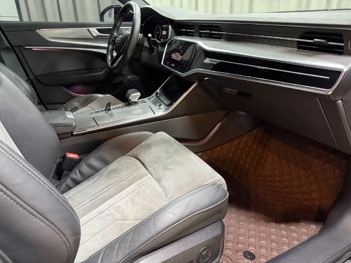 2021 Audi A6L 2.0T 190HP L4 7DCT,autocango,china used car exporter,china ev exporter,chinese used car exporter,chinese used ev exporter